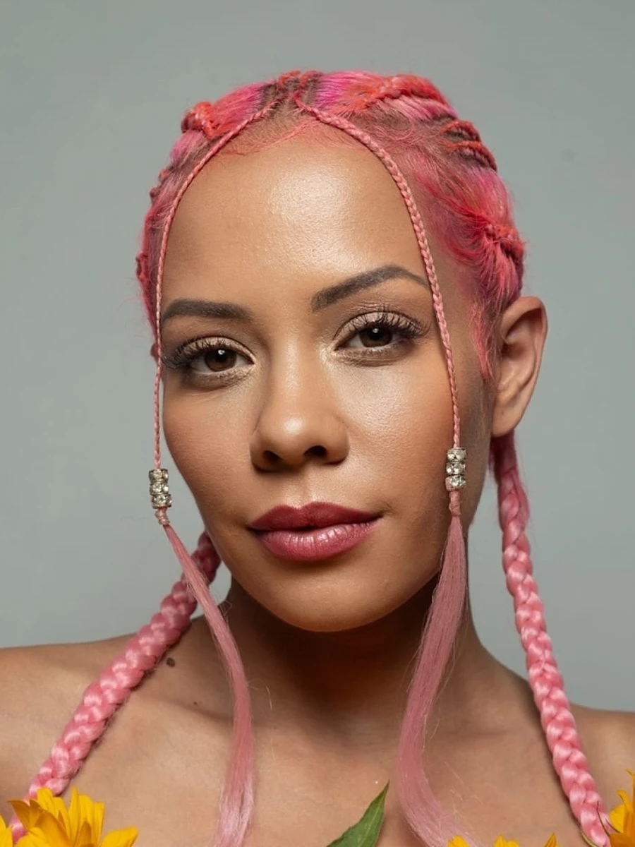 Portrait of Roxy